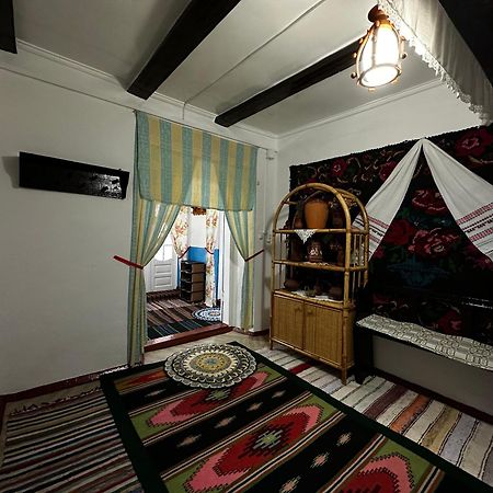 La Mădălina Bed & Breakfast Selemet Exterior foto