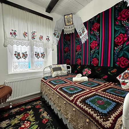 La Mădălina Bed & Breakfast Selemet Exterior foto