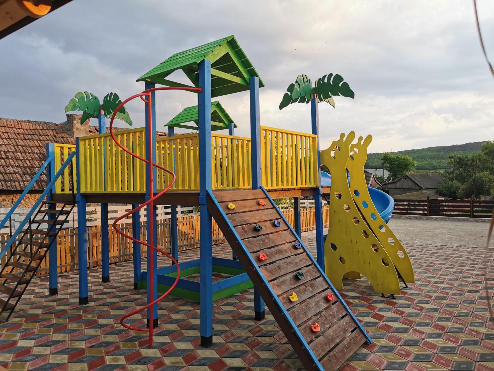 La Mădălina Bed & Breakfast Selemet Exterior foto