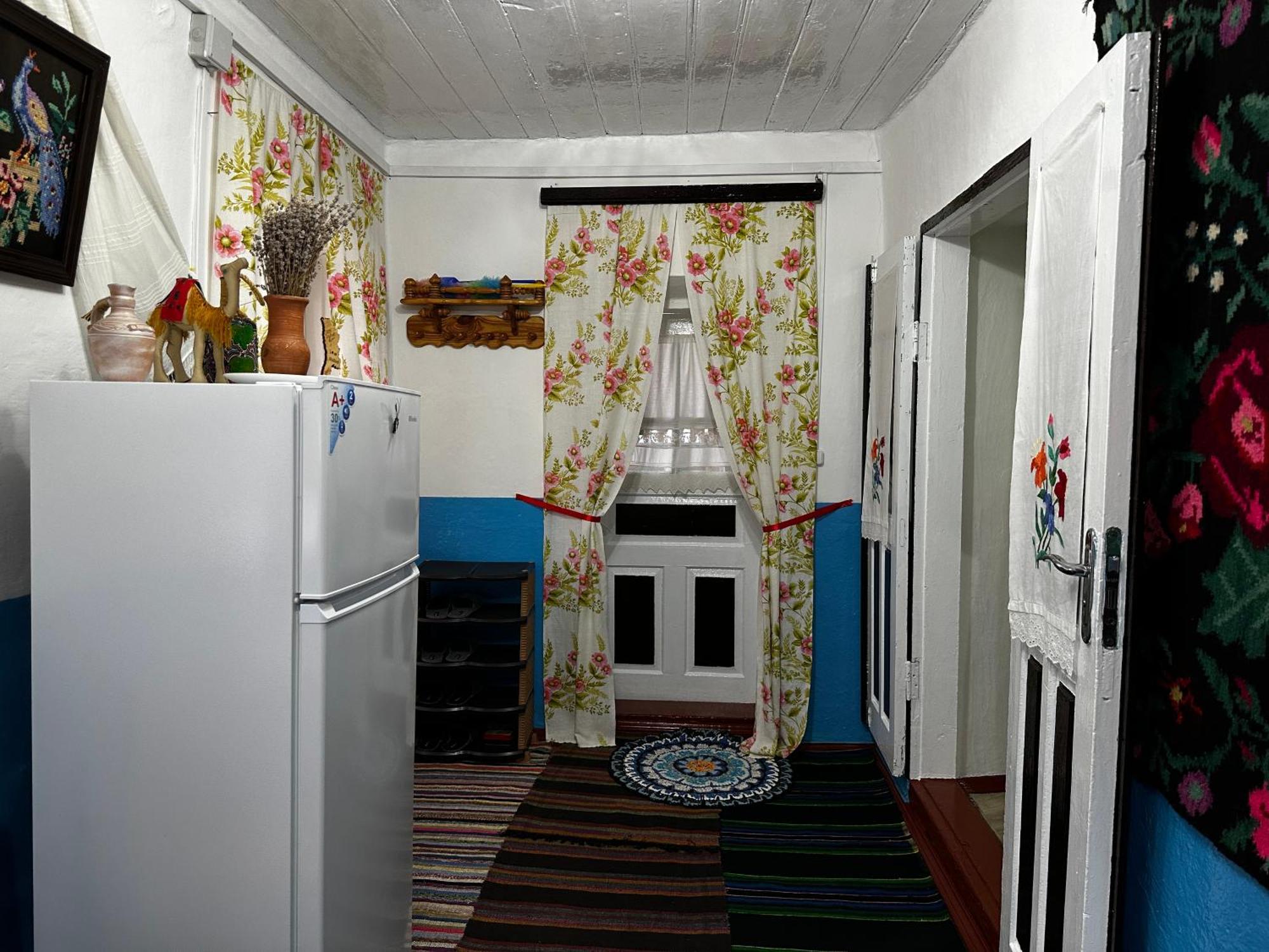 La Mădălina Bed & Breakfast Selemet Exterior foto
