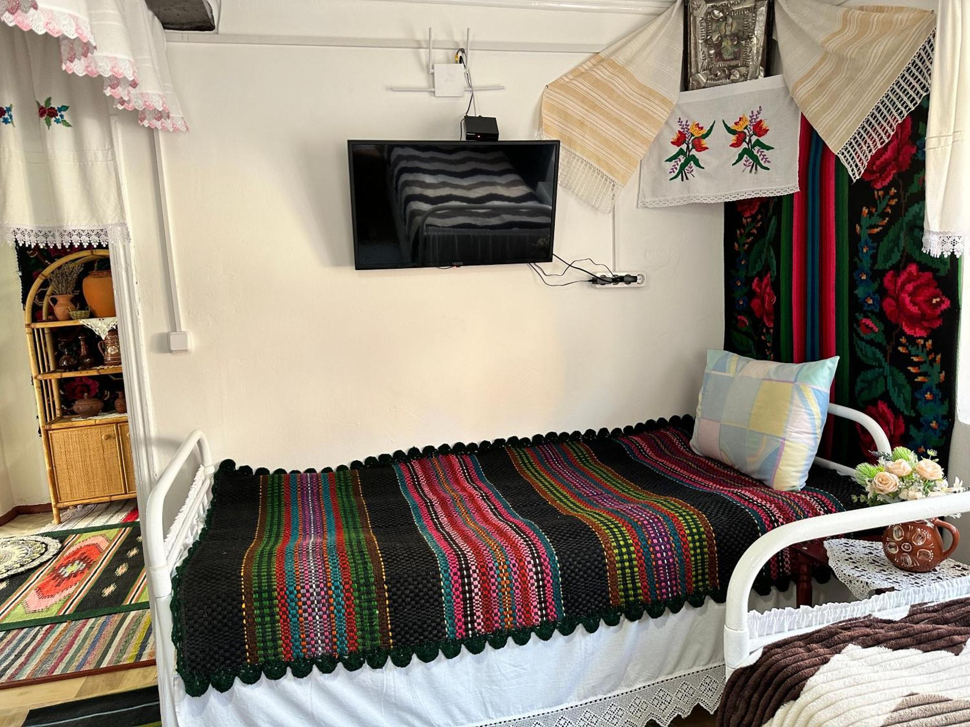 La Mădălina Bed & Breakfast Selemet Exterior foto